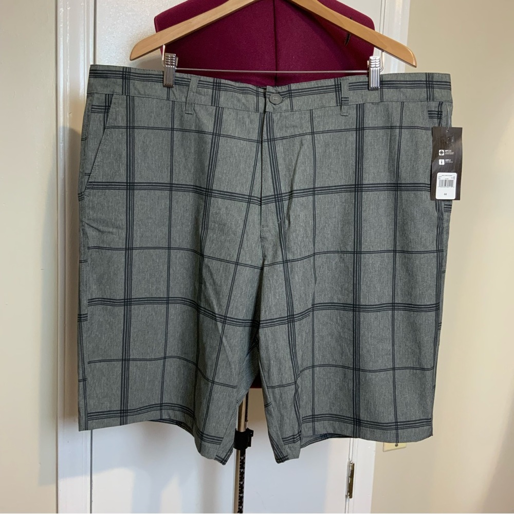 NWT OP Men’s Op flex 4 Way Stretch Plaid Gray/Black dressy Shorts 44 Size